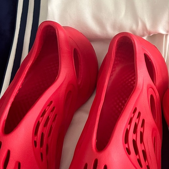 Sweatsuit - Picture 2 of 8